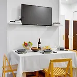 5013 Kleber - Near Arc De Triomphe Paris